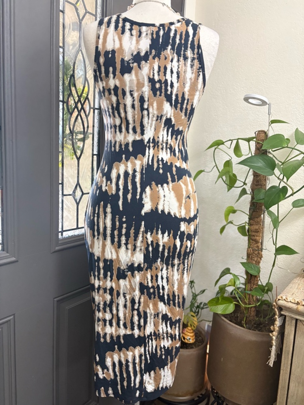 Karen Kane Navy, Tan and White Ruched Midi Dress - Picture 6 of 9